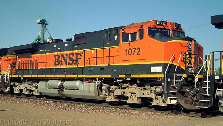 BNSF 1072 C44 9W.jpg